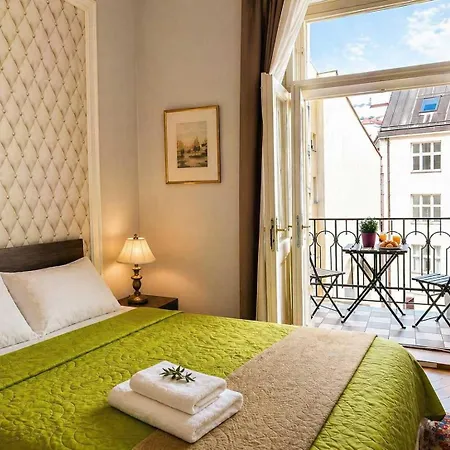 Apartment Luxury 2br, 2ba With Ac, Quiet Balcony,